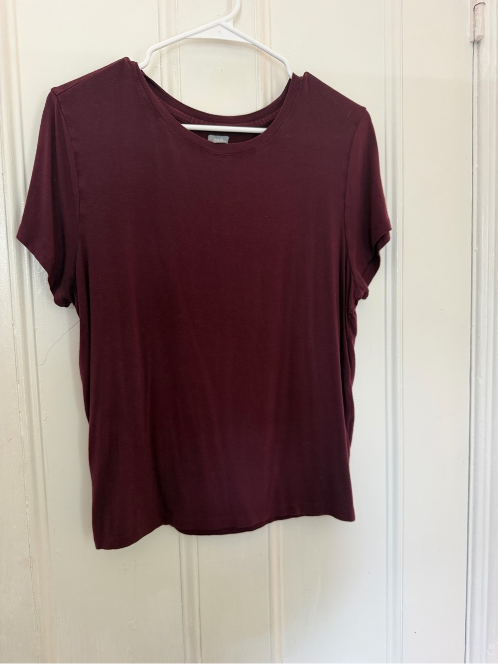 Women's Short Sleeve Crew Neck Top - Burgundy